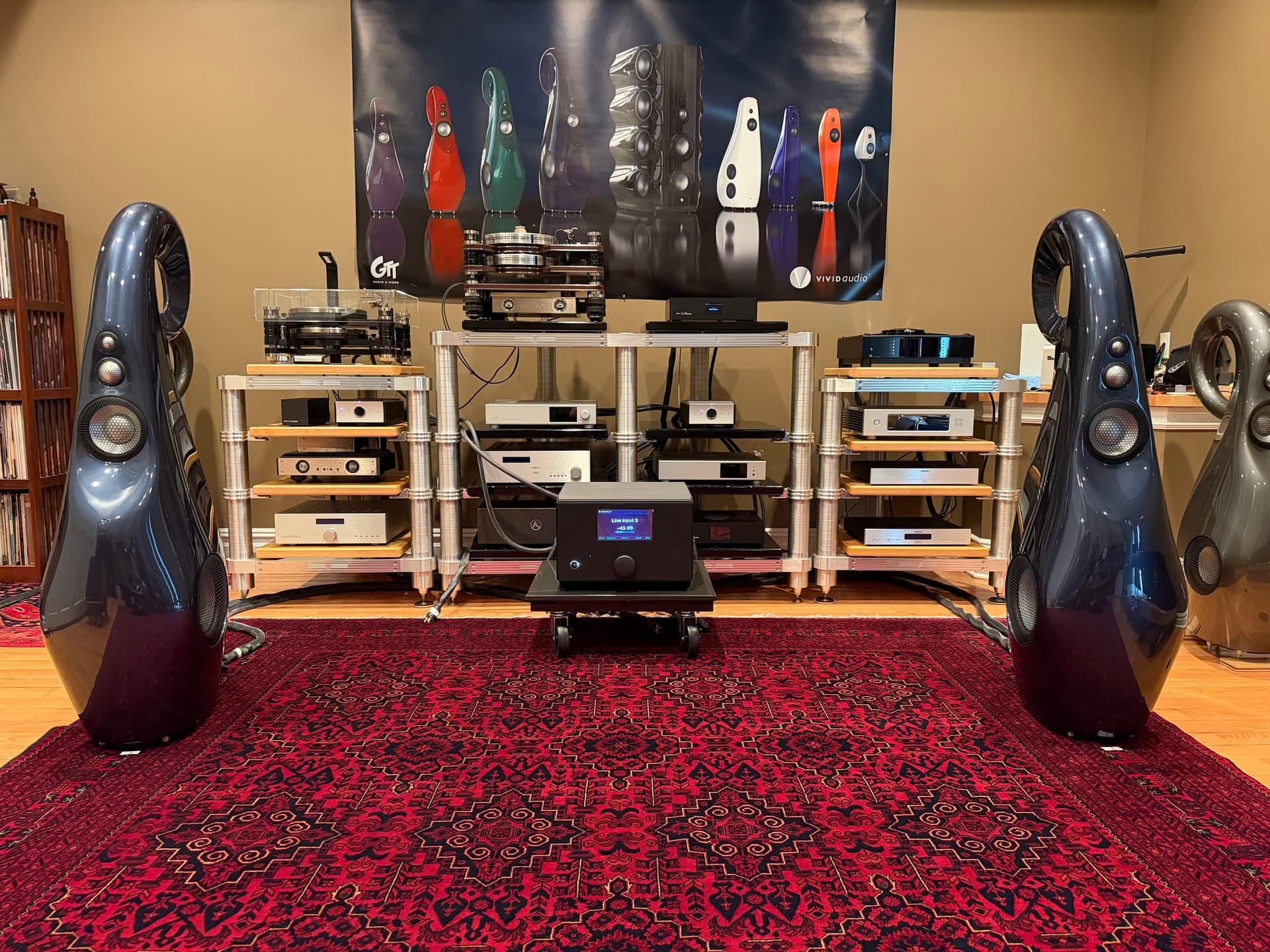 Audionet HUMBOLDT integrated amplifier between Vivid Audio loudspeakers at GTT