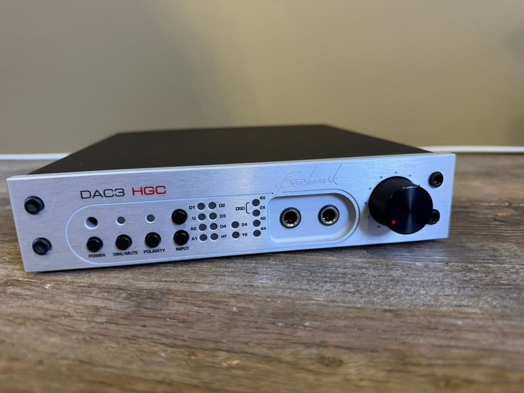 Benchmark DAC3 HGC Silver — view 1