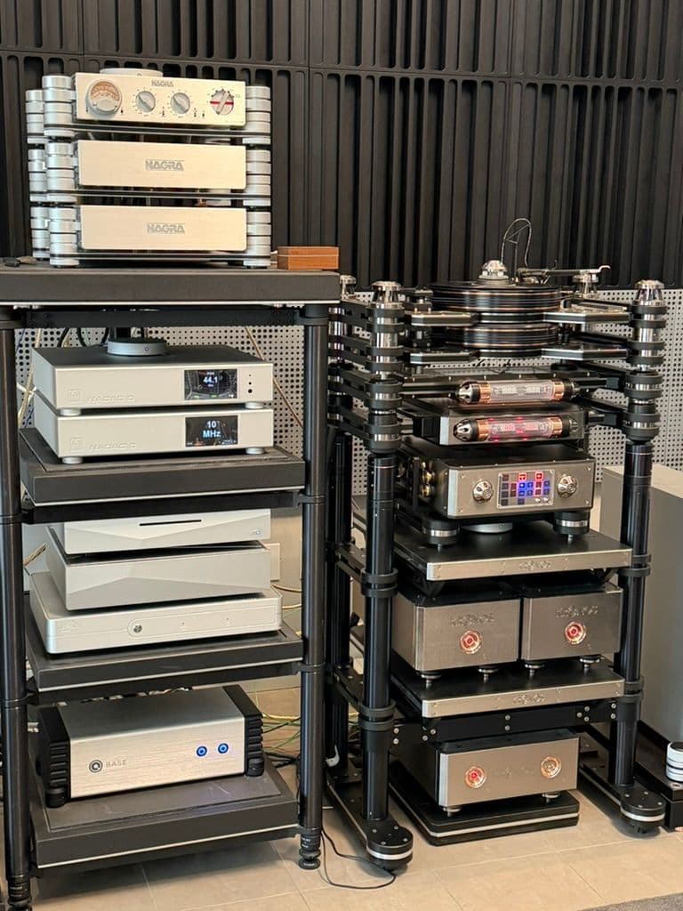 GTT handles the source: Kronos Audio Discovery turntable, tonearm, and phono stage with Master Fidelity NADAC C and NADAC D
