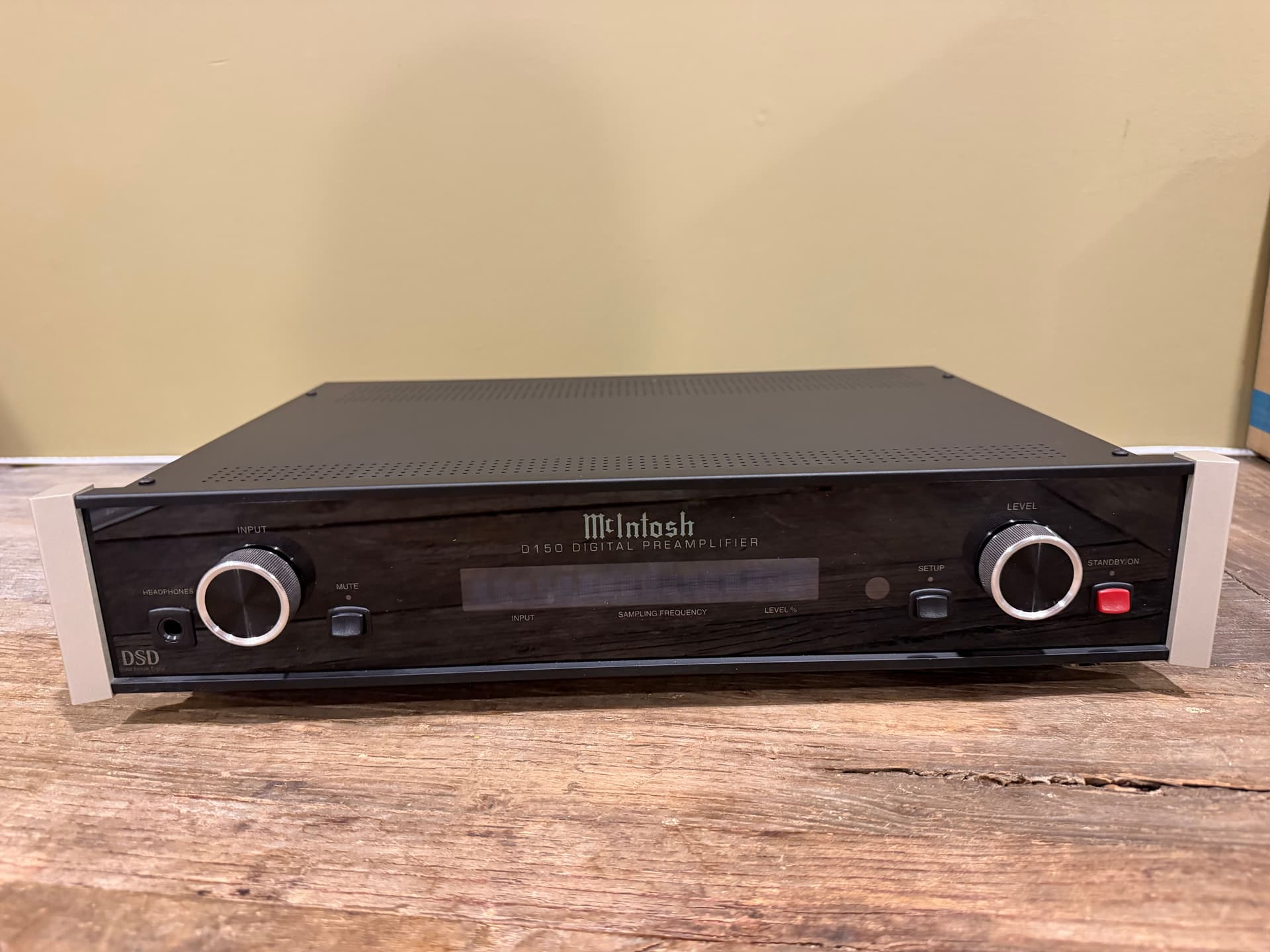 McIntosh / D150 Digital Preamplifier/DAC — view 1