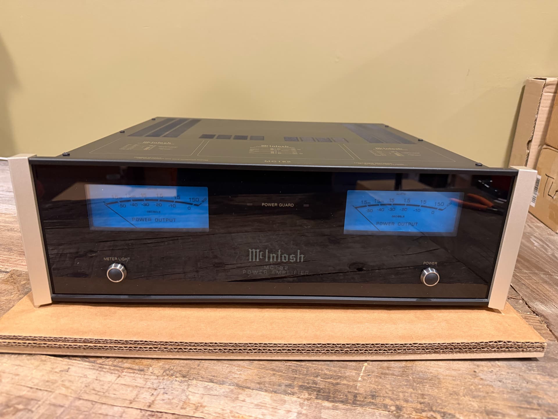 McIntosh / MC152 Stereo Amplifier — view 1